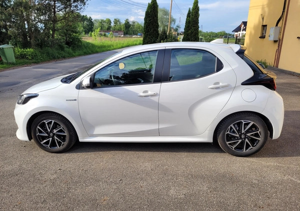 Toyota Yaris cena 73900 przebieg: 52000, rok produkcji 2020 z Cieszyn małe 191